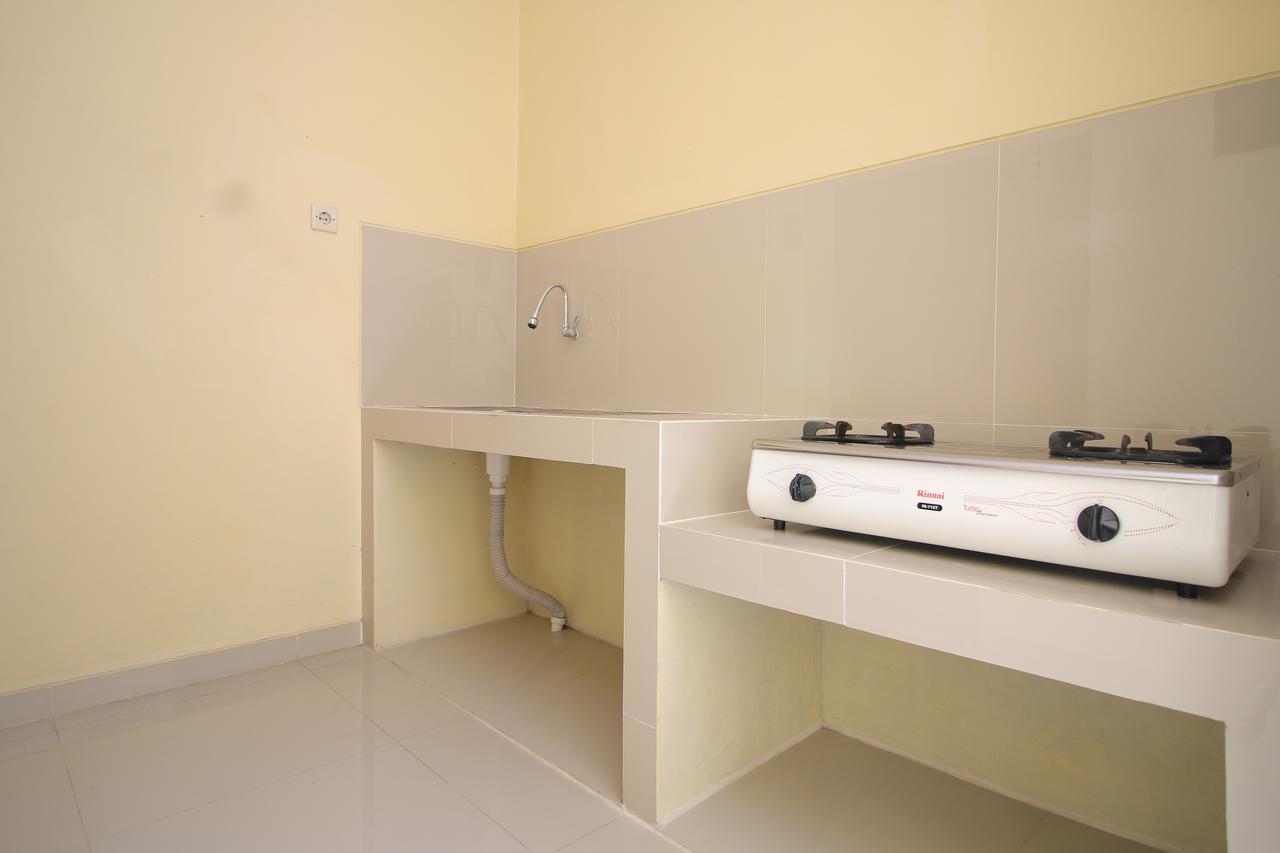 Reddoorz Plus Near Stie Ykpn Maguwo Exterior foto
